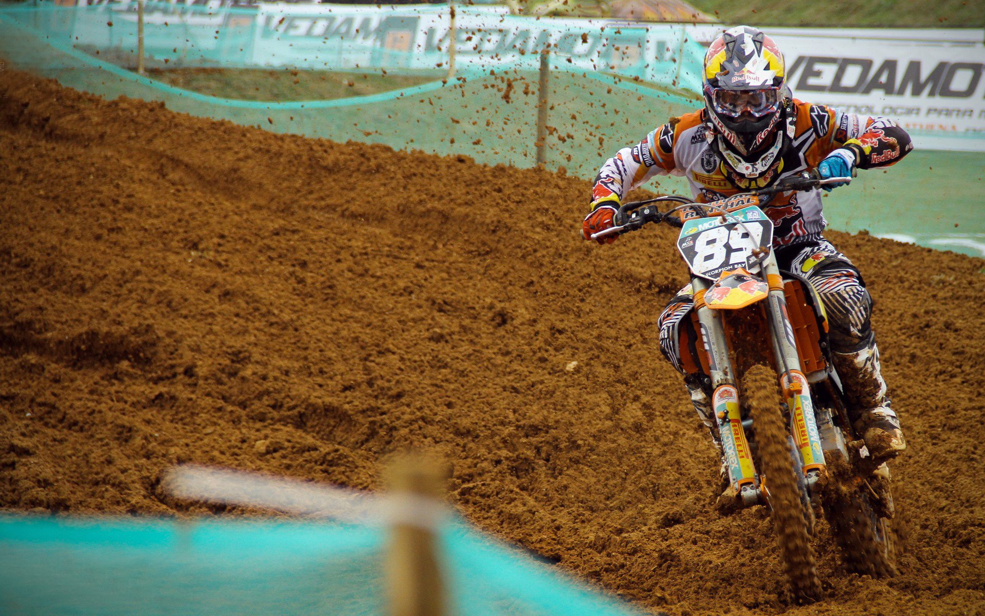 沙漠之狐与永恒之城的对决，坎特在阿尔及利亚对阵罗马的友谊赛中完成自我救赎