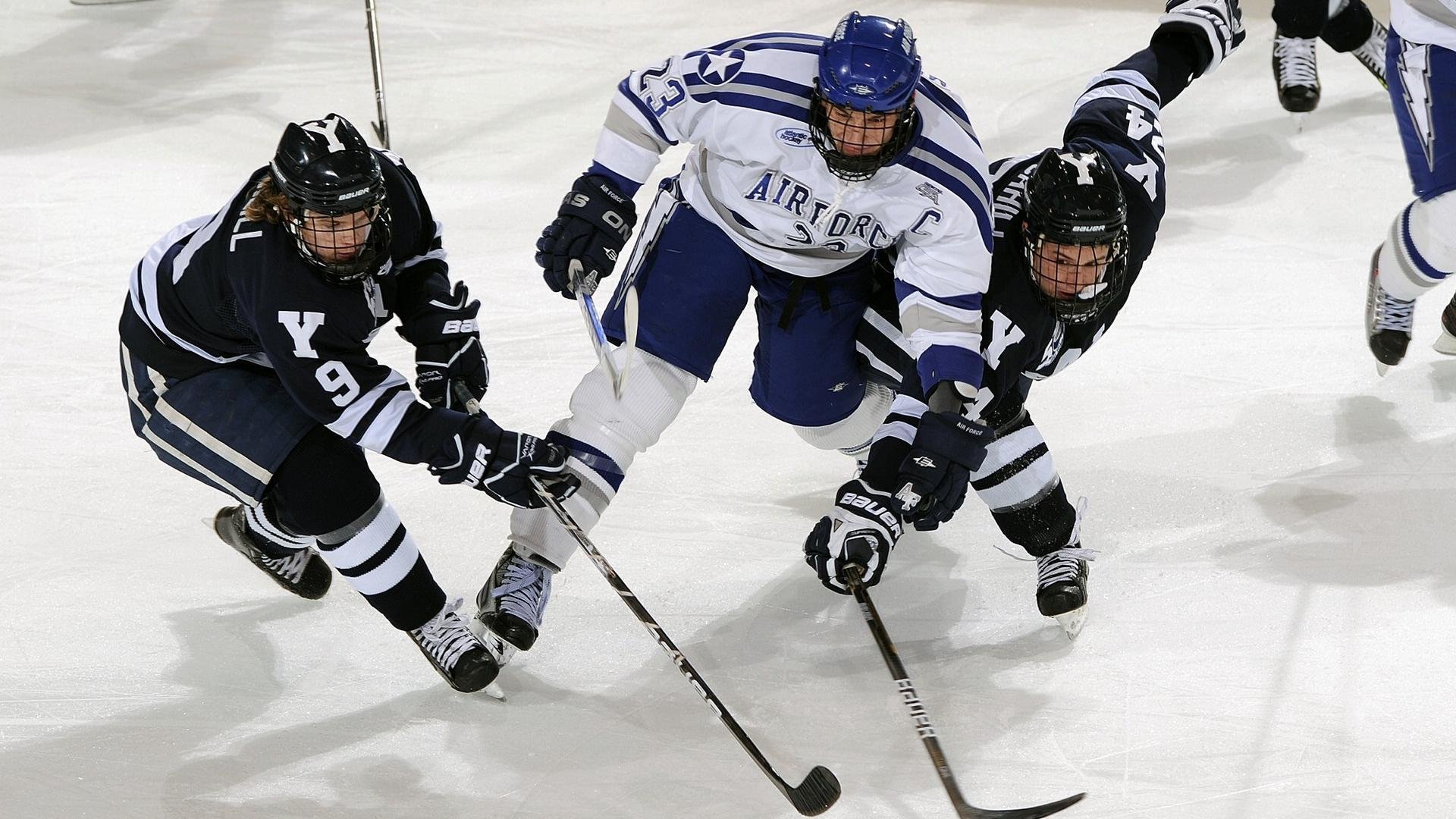 赛道与沙丘，突尼斯巅峰对决，英格兰新王加冕