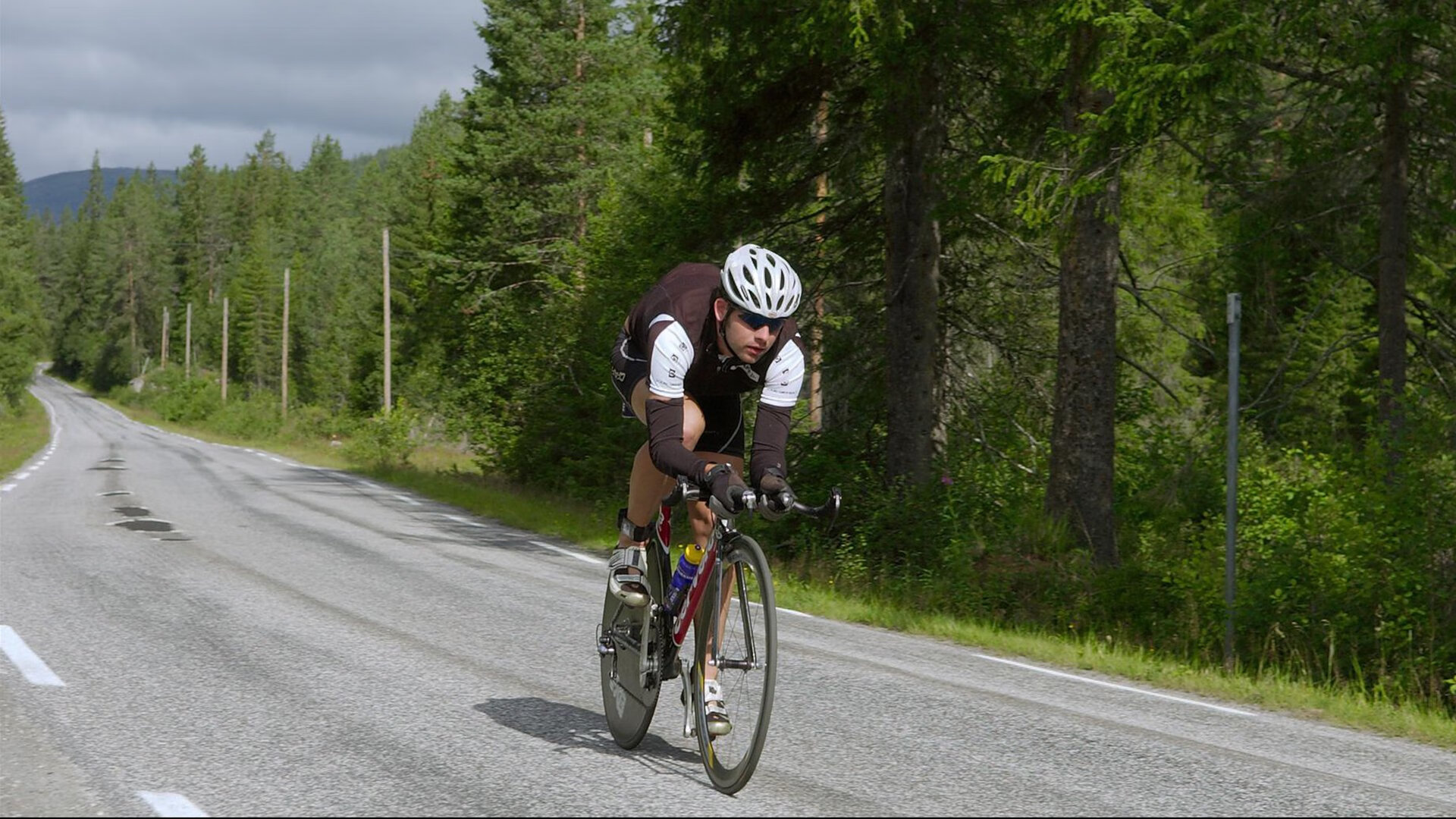 赛道风云,拉塞尔高光表现引领迈凯伦横扫雷诺车队